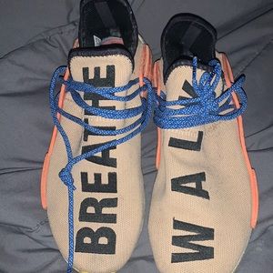 These are a 9.5 human race brown black orange 9/10